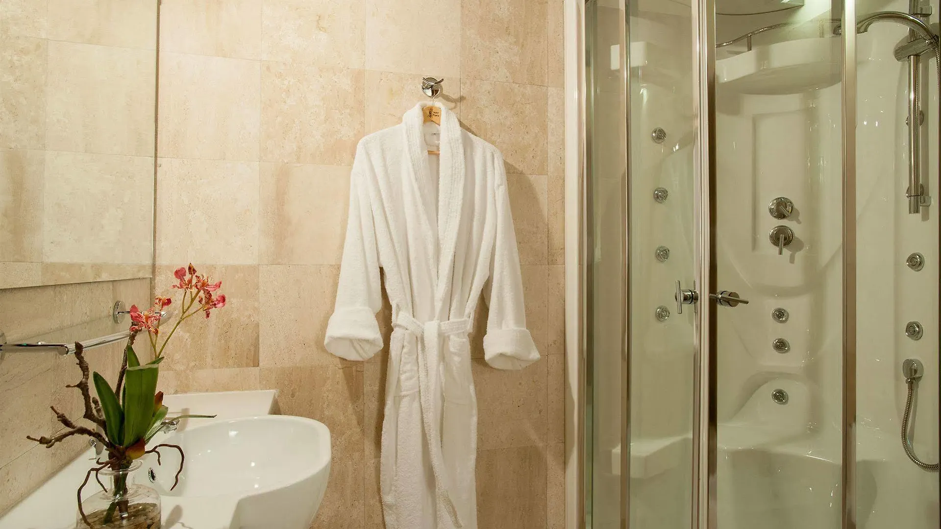 Hotel Flora Cagliari 4*,  Italy