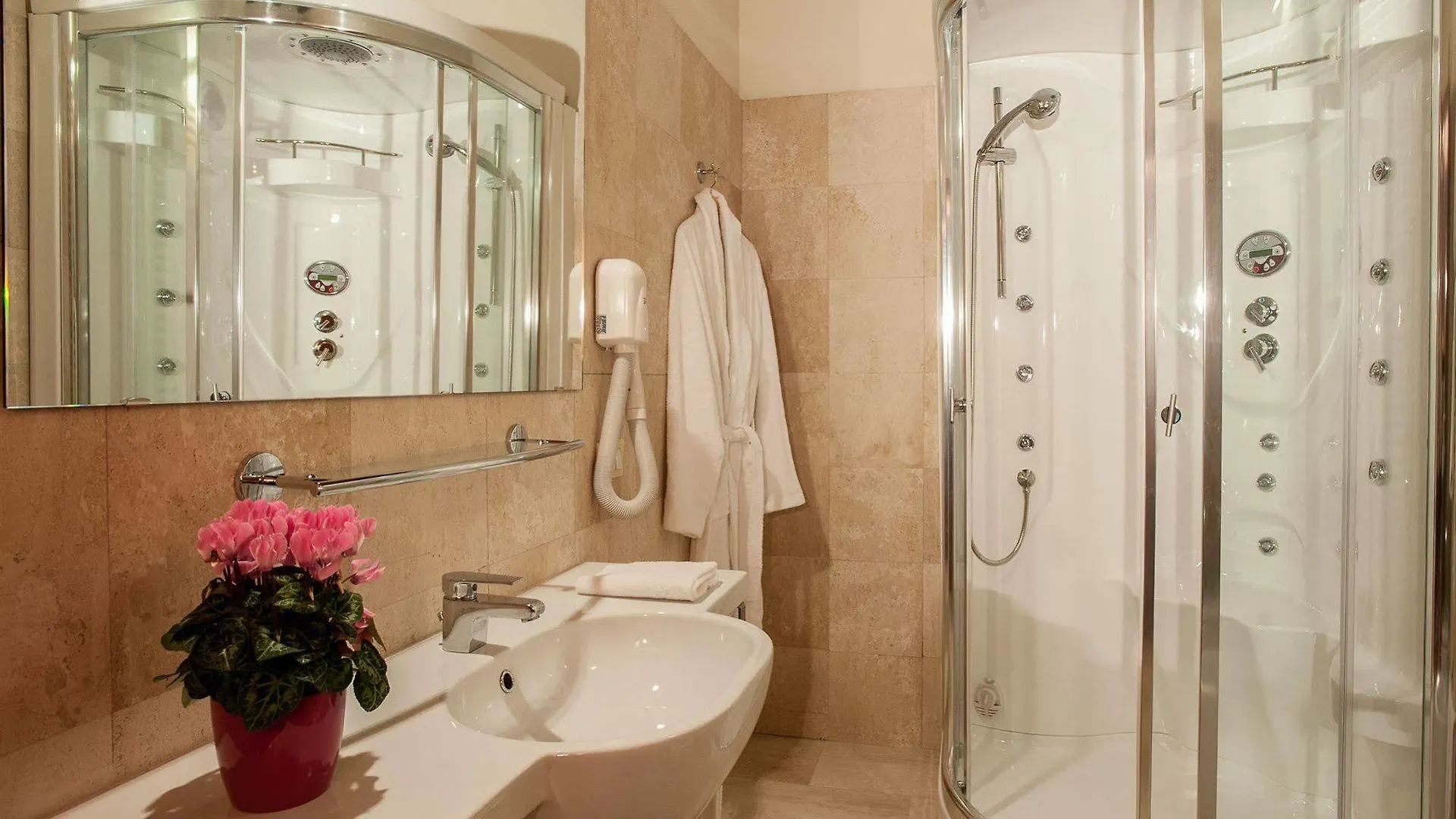 ****  Hotel Flora Cagliari Italy